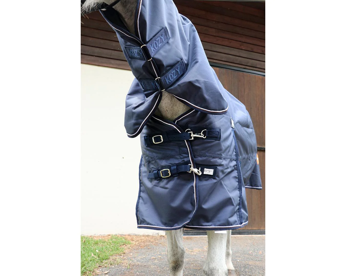 Kozy 1680D Nylon Horse Rug Combo - Navy/Brown - Image 3