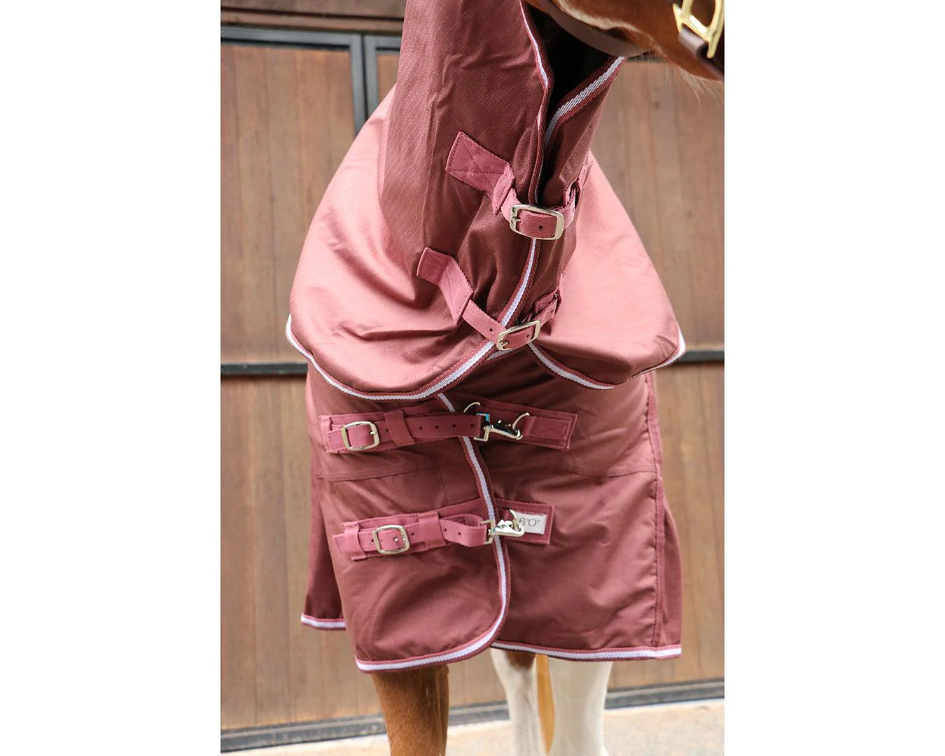 Kozy 1200D Lite Rainsheet Horse Rug Combo - Chocolate - Image 6